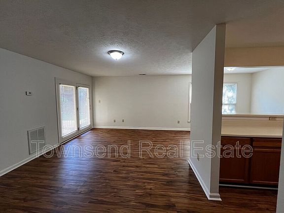2nd image of 1005-2 Ancestry Dr