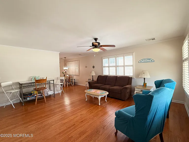 138 10th Ave — Photo 13