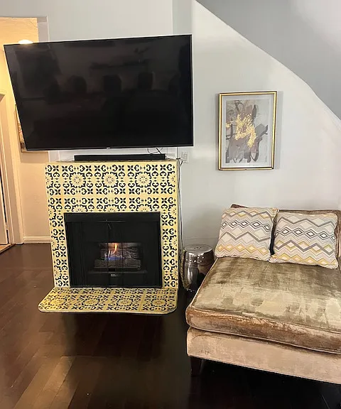 408 W Queen St #109 — Photo 5