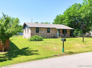 917 Fairway Dr, Sulphur, OK 73086