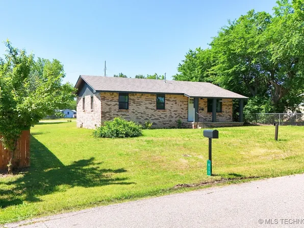 917 Fairway Dr, Sulphur, OK 73086