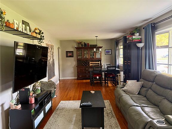 4th image of 11 Rosewood Rd
