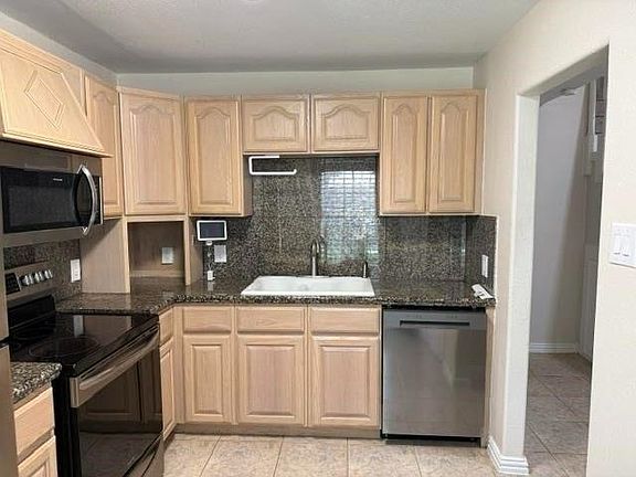 4th image of 201 Del Mar Blvd Unit 107