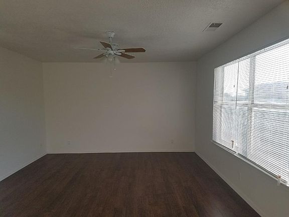 4th image of 1515 Canyon Hills Dr NE
