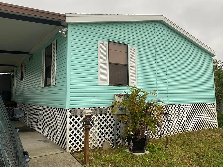 11718 W Brightwater Ct — Photo 2