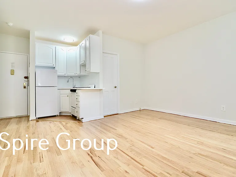 338 W 77th St #4-B — Photo 5