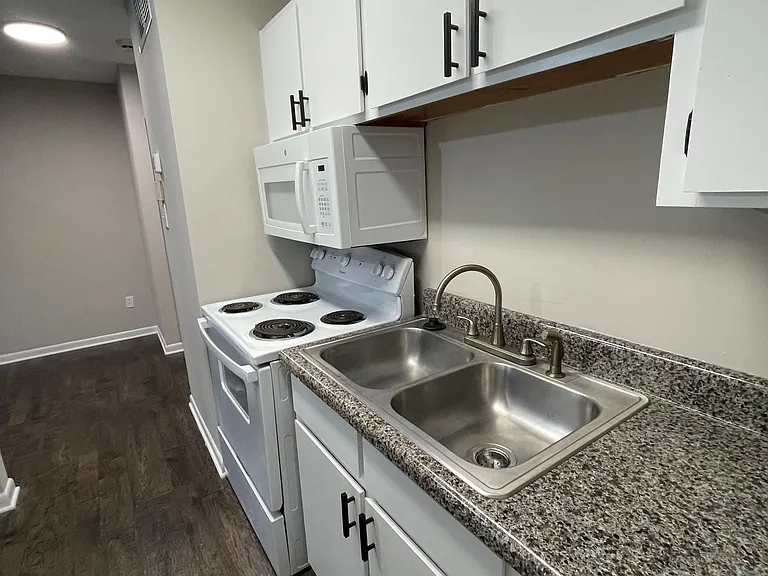 Oak Terrace Apartments — Photo 19