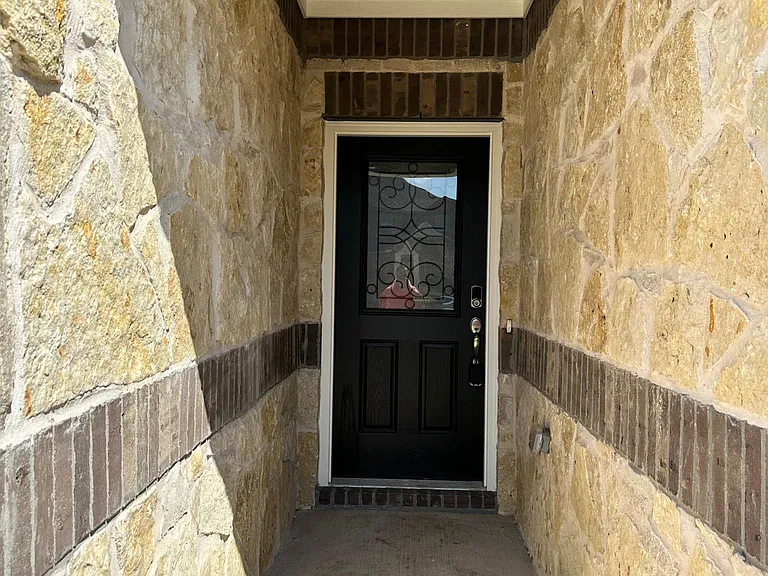 1606 Crystal Valley Way — Photo 2