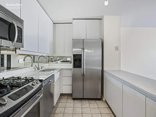 Rented by Sotheby's International Realty | media 14