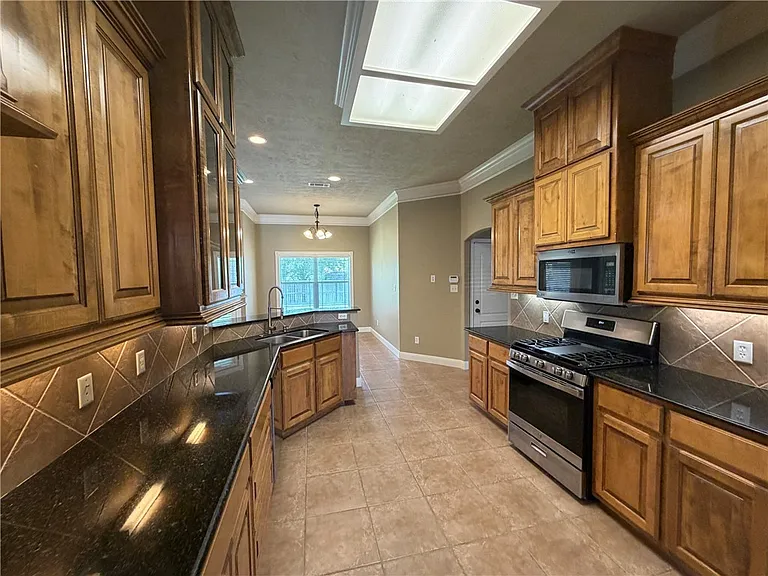 413 Cold Spring Dr — Photo 6