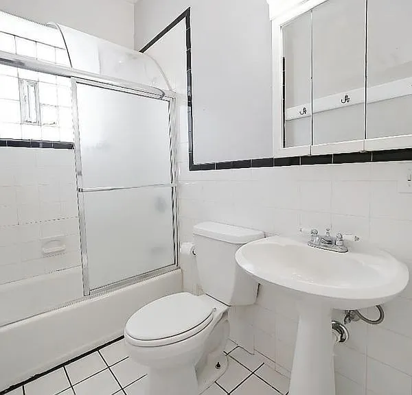 2849 W Belmont Ave #2F — Photo 8
