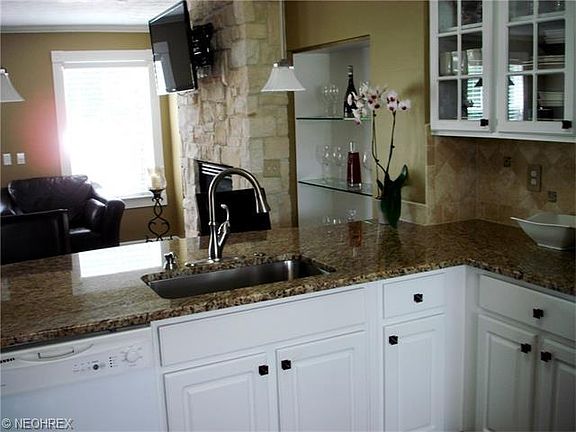 5th image of 17635 Wildwood Ln #312