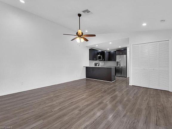 3rd image of 5620 Foxlake Dr