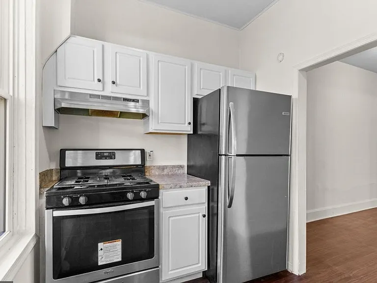 635 Camp St — Photo 4