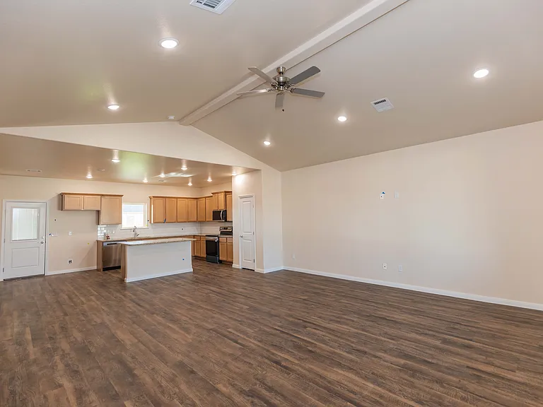 7602 Beck Dr — Photo 2