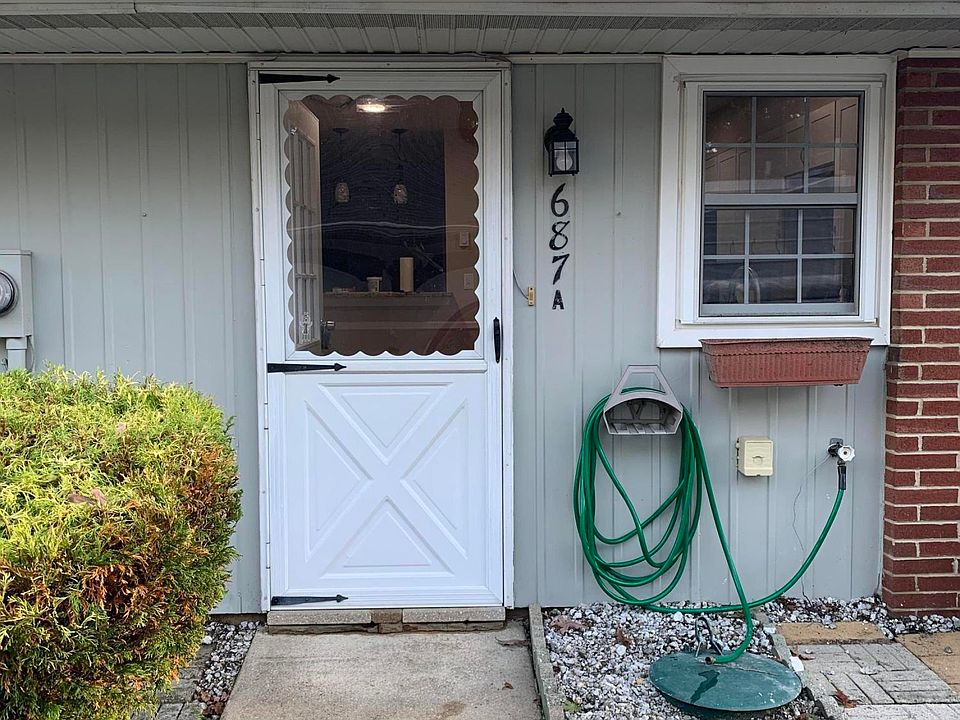 1st image of 687A Plymouth Dr #1001