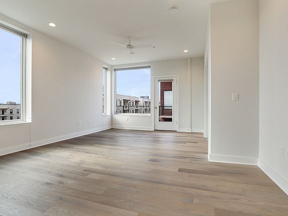 4th image of 1800 E 4th St Unit 309