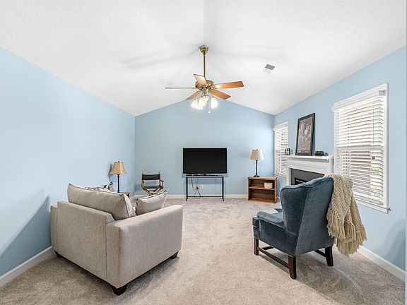 4th image of 101 Fairoaks Dr