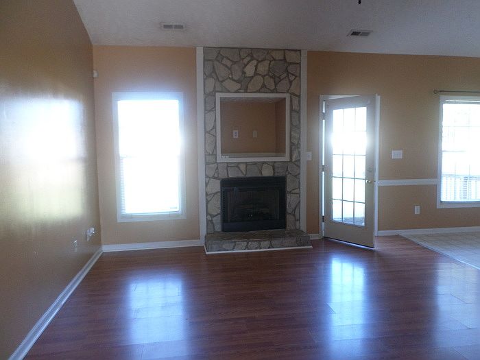2nd image of 5023 Thackeray Dr
