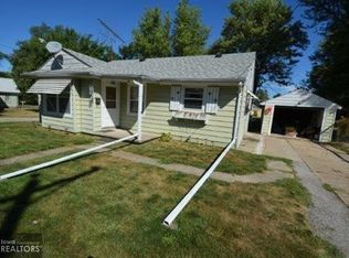421 Winston St, Seymour, IA 52590