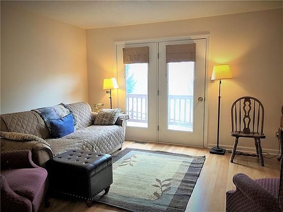 3rd image of 1206 Meadowbrook Dr
