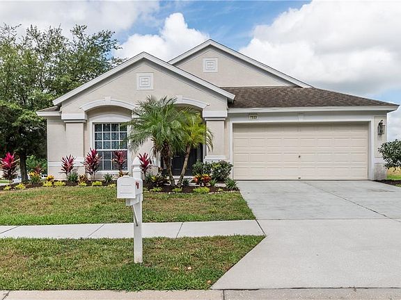 2nd image of 7533 Crescent Palm Dr