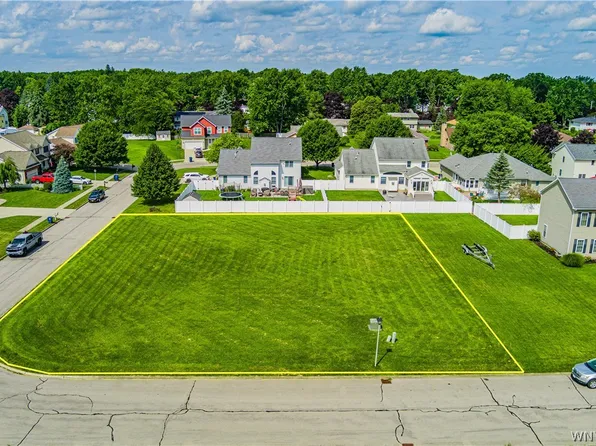 27 Desales Cir #87, Lockport, NY 14094