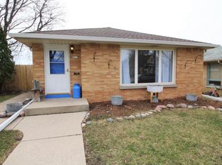9813 W Sarasota Pl, Milwaukee, WI
