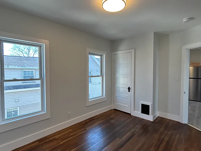 6 Holmes St #2 — Photo 6