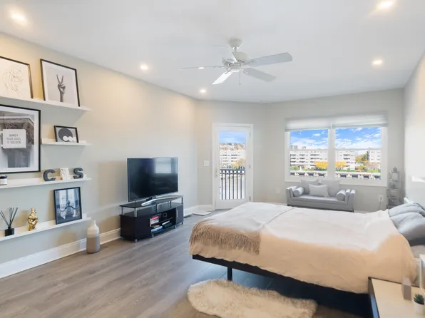 302 The Promenade image 37 of 48