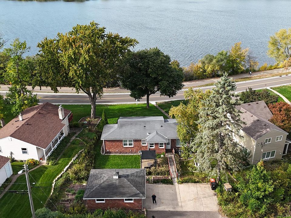 1st image of 1736 E Shore Dr