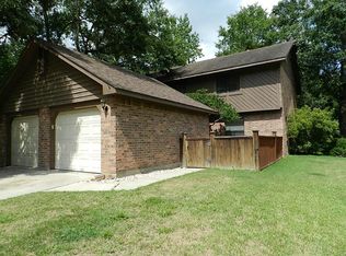 2 E Willowwood Ct, Spring, TX 77381