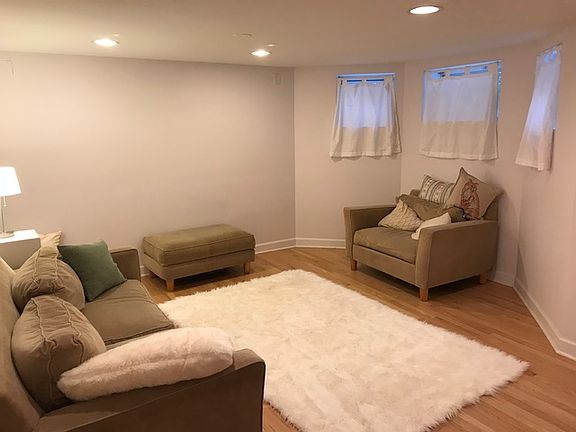 2nd image of 4707 N Kenmore Ave