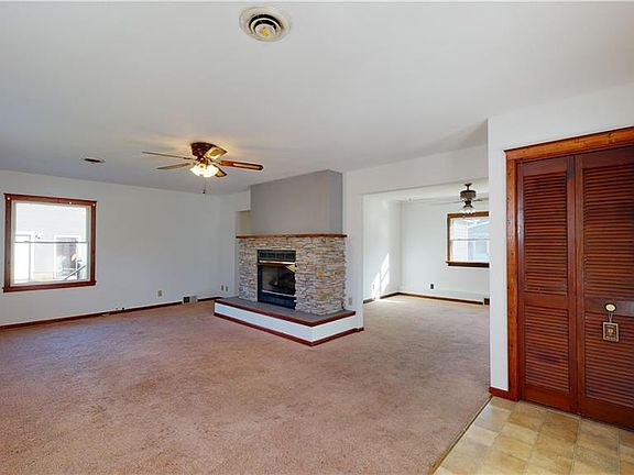 2nd image of 1087 Villa Sites Ave