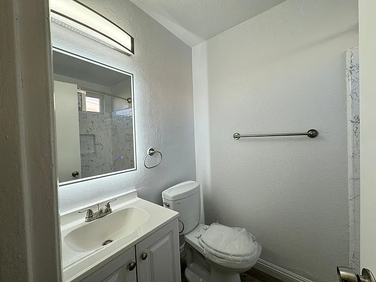 6736 Cleon Ave — Photo 14