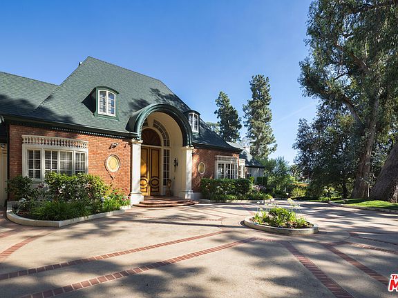 5th image of 1025 N Crescent Dr