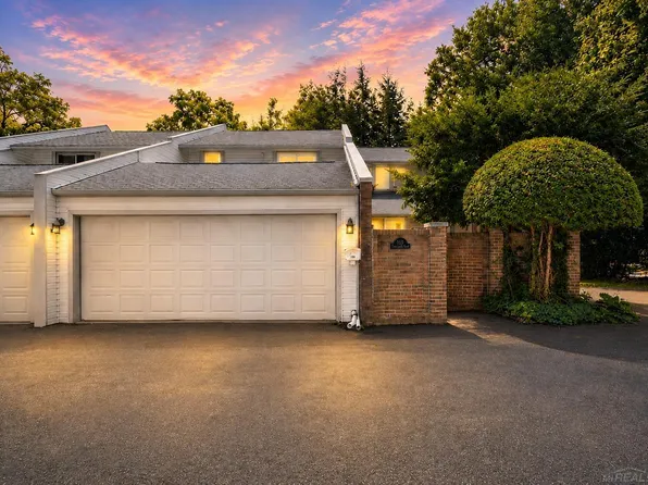 169 E Long Lake Rd, Bloomfield Hills, MI 48304