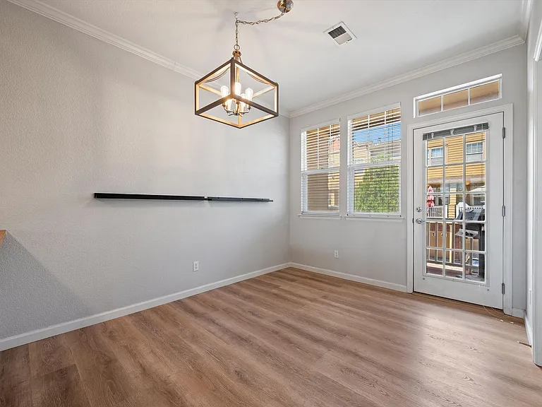 12805 King St — Photo 12