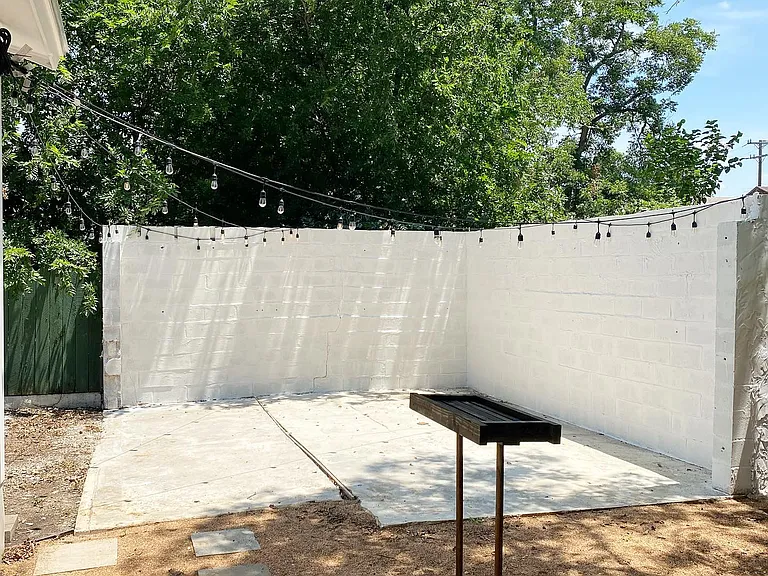 339 Preston Ave — Photo 10