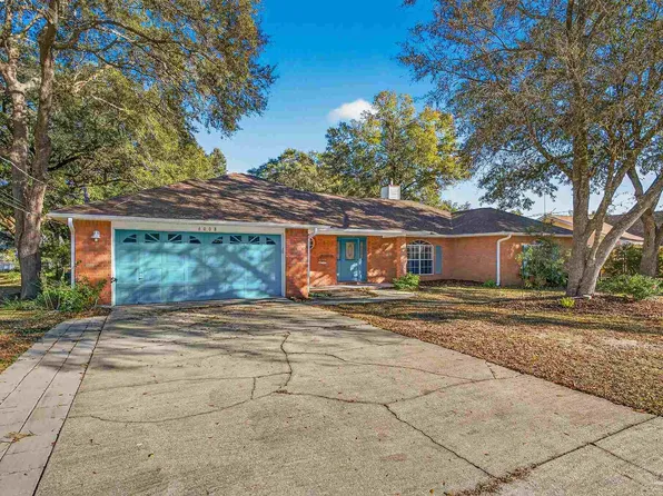 6008 Badger Rd, Milton, FL 32570