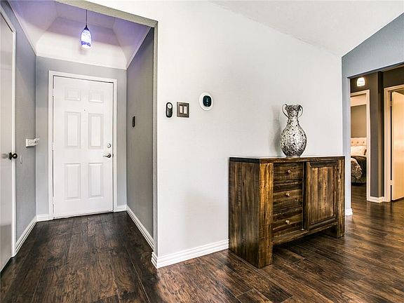 4th image of 5211 Brookview Dr