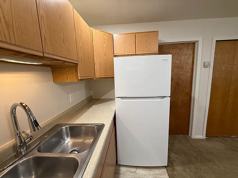 140 S Saginaw St #2 — Photo 8