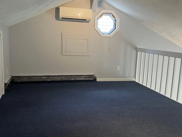 762 E Broadway #4 — Photo 13