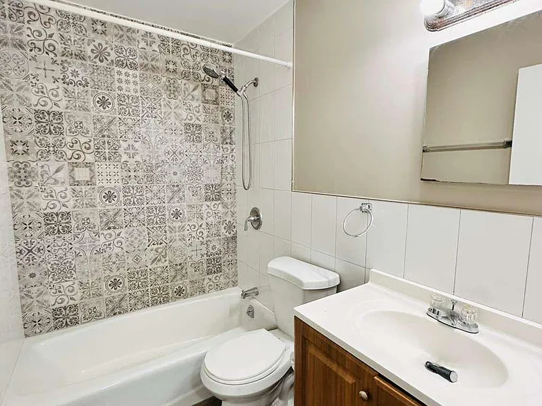 11 Weld St #12 — Photo 7