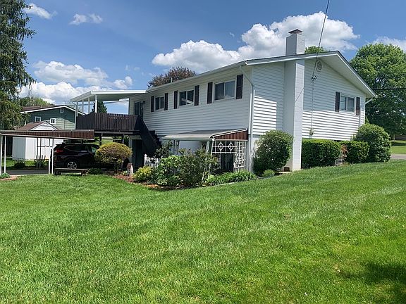 3rd image of 2409 Ridgewood Dr