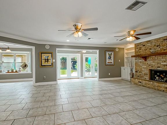 5th image of 4705 Marseilles Pl