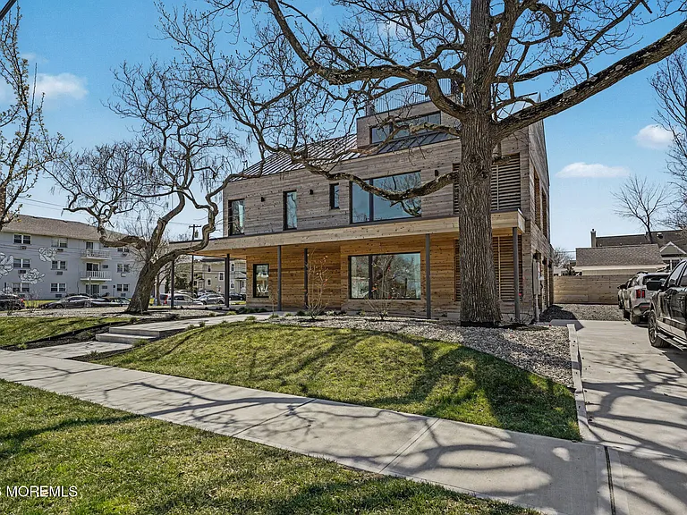 500 8th Ave — Photo 35