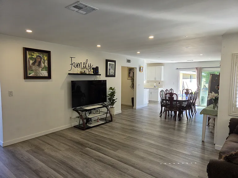 13166 Phillippi Ave — Photo 8
