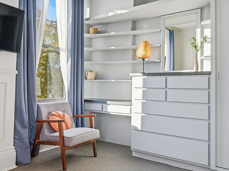 Private bedroom