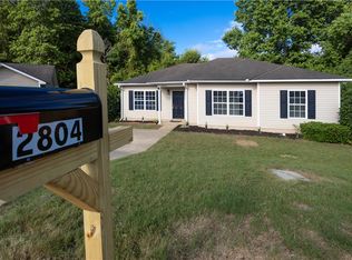 2804 Southview Ct, Opelika, AL 36804